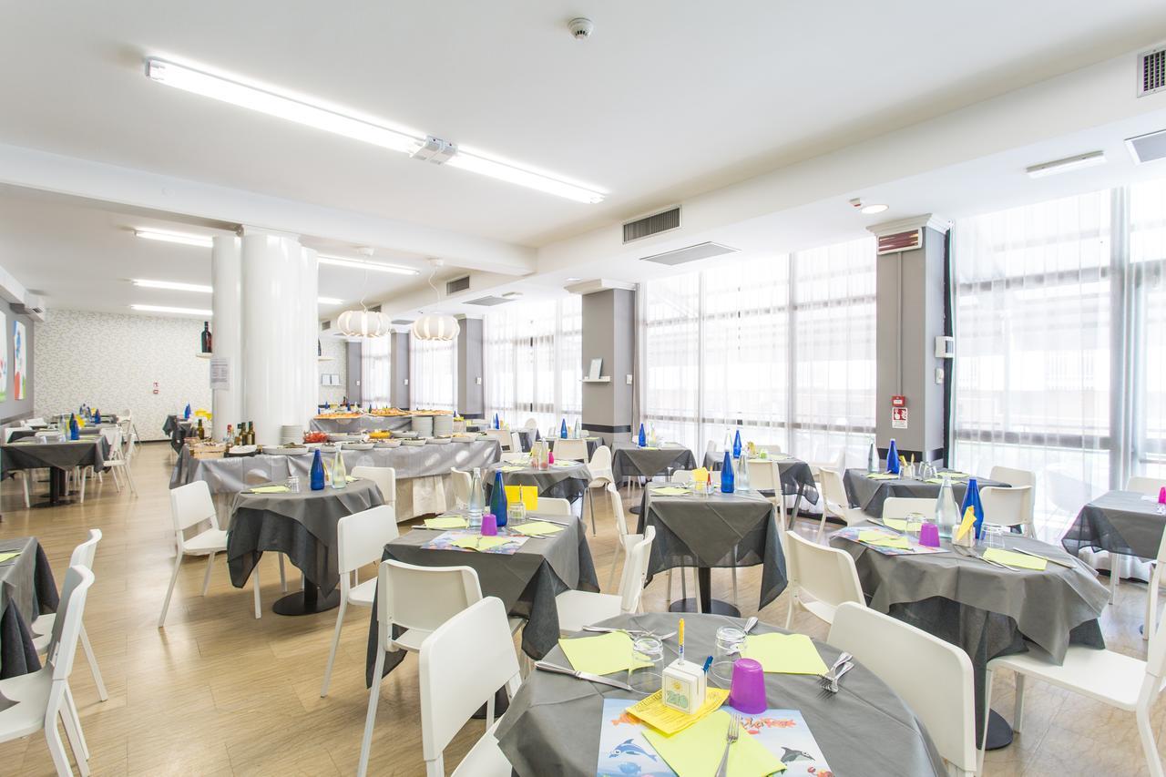 Hotel Adelphi Riccione Eksteriør bilde