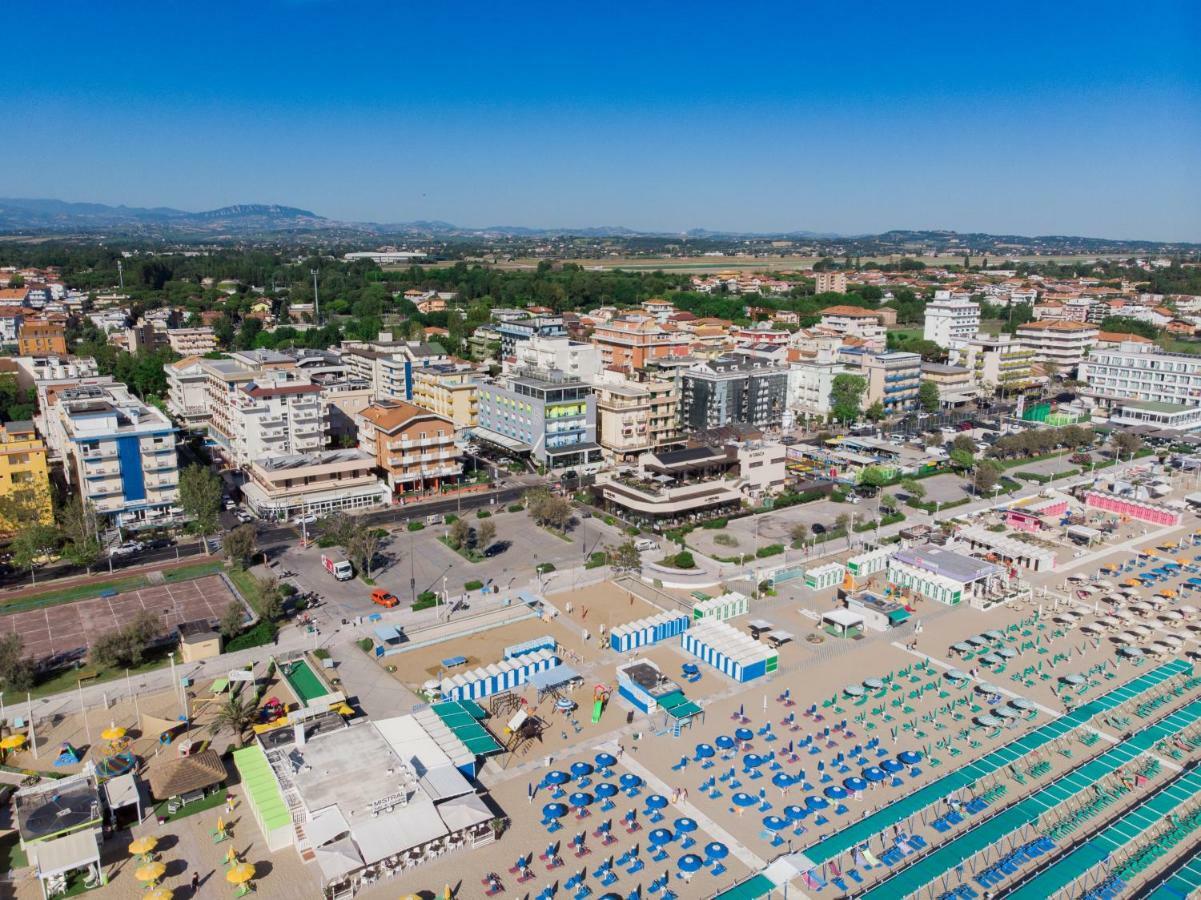 Hotel Adelphi Riccione Eksteriør bilde